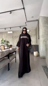 Abaya Hitam & Gamis Dress Arab Saudi: Elegan & Nyaman