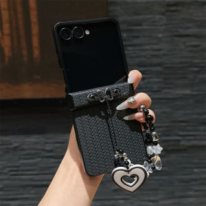 เคสโทรศัพท์หนังพร้อมสายคล้องข้อมือแบบลูกปัดสำหรับ Samsung Galaxy Z Flip 7 6 5 4 3 Flip7 FE Flip6 Flip5 Flip4 เคสแข็งกันกระแทก