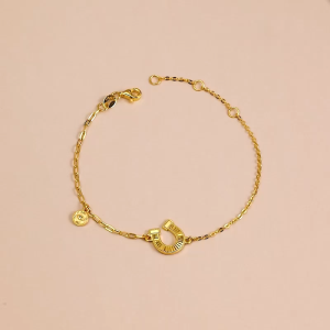 Chow Sang Sang 周生生 999 Pure Gold Essence Lucky Horseshoe-Inspired Bracelet for Women 18cm 96141B Price-by-Weight 2.99g Gold