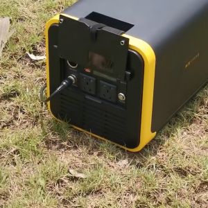 LS2000 เครื่องปรับแง่นที่ความจุ 2200Wh/2000W แบตเตอรี่สำรองพกพา 220V ชาร์จเต็ม 3.5 ชั่วโมง