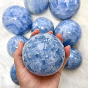 1pc Kyanite Palm Crystal Healing Celestite sphere Healing Crystal Wood Stone Reiki Home Decoration