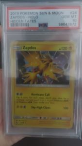 PSA 10 Zapdos #024 HOLO Hidden Fates Sun & Moon English (2019) - Pokemon Card GRADED