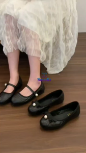 8374 Flat Shoes Wanita Kekinian Korean Style Fashion Bisa COD (With Box)
