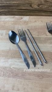 50 Set Sendok Stainless Lancip Kemasan Box