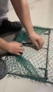 ตาข่ายดักนก กับดักไก่และกับดักนกทุ กชนิดกว้าง50x60 เซน ยาว ดิจิทัลดีตาข่ายดีเหล็กดี ติดแล้วไม่หลุดใช้งานได้หลายปี