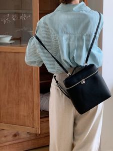 Elegant Fashionable Cowry Vine Sister 1P Premium Double Shoulder Bag Women Simple Basic Lunch Box Bag Casual Soft PU Medium