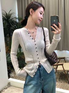 เสื้อคาร์ดิแกนถักแขนยาวทรงเข้ารูปสไตล์เกาหลีสำหรับผู้หญิง ฤดูใบไม้ร่วง 2025 เสื้อเชิ้ตทรงหลวมสบายๆ สำหรับใส่ไปทำงาน