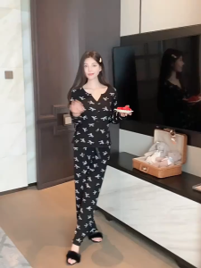 长袖睡衣女款春秋季莫代尔2025新款纯欲带胸垫一体黑色女士两件套-淘宝网.mp4