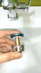Universal Bouncing Core Sink Drain Plug/Kitchen Sink Vanity Pressed Type Seal Stopper/Bathroom Hair Trap Piston Drainer