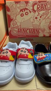 41N21 รองเท้านักเรียนอนุบาล พละขาว ลายชินจัง ADDA รองเท้าพละ Shinchan New 2025 ‼ Size(25-35)