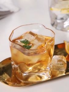 แก้วน้ำ แก้วใส่เครื่องดื่ม 260 ml วิสกี้ คอกเทล แก้ว Hologram แก้วสไตล์เกาหลี คาเฟ่ ผิวหยัก ทรงบิด สะท้อนสี โฮโลแกรม