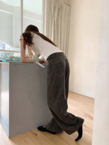 NIHAOKANONG | Quần Jeans In Đốm Báo Phong Cách Retro Dáng Rộng Cao Waisted ôm
