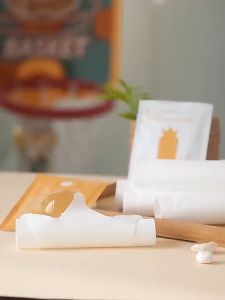 BOSSLU Tissue Bayi Sekali Pakai / Tissue Handuk Penyerap Keringat Pembersih Kotoran Disposable Tissue
