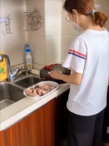 250ML Mini Electric Garlic Chopper Meat Grinder Garlic Masher Machine Multi-function Kitchen Food Processor Crushed Ginger Vegetable Crusher Baby Food Maker Cooking Machine