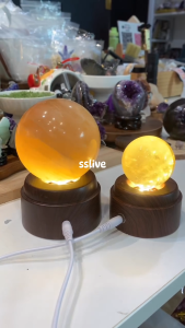 ship from johor 🔮 LED Rotating Crystal Ball Base (Wood Grain Design) ✨ 360° Rotation Display Built-in LED Light水晶球旋转灯底座