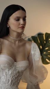 Romantic Light Puffy spacious Long sleeves Delicate cuffs Tulle Skirt Court Train Glitter Lace Tulle A-line