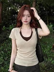 La Chapelle | Áo Thun Ôm Body Cổ V Dây Kéo Ống Tay Ngắn