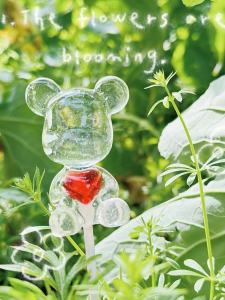Handmade Bear Hug Crystal Love Lollipop Hard Candy Valentines Day Gift for Girlfriend Traditional Snacks from Hangzhou China