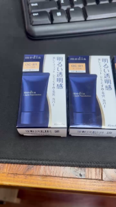 Kem nền Kanebo Media Bright Up Liquid Foundation SPF 18 PA++ mỏng nhẹ tự nhiên - Nhật Bản