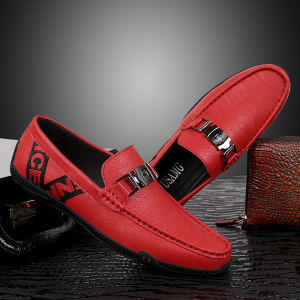 New 2025 Mens Genuine Leather Slip-On Bean Shoes Korean Style Versatile Lazy Mans Shoes Red Casual Fashionable Boat Shoes