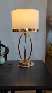 Đèn ngủ đầu giường chao đèn vải màu Be (Beige) phong cách đương đại Đèn bàn decor trang trí phong cách Bắc Âu lấy cảm hứng nghệ thuật đương đại- Combosett