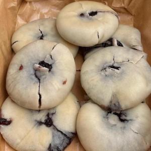 Traditional Chinese Black Rice Cake Thin Crust Sticky Tasty Old Fashioned Bakery Product from Maita Hutong Brand in Mainland China