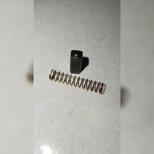 perpasang 2 biji ARANG CARBON BRUSH DINAMO MESIN MIXER UNIVERSAL MULTI BROSTEL BOSTEL