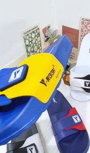 Y-Roon รุ่น Y35 รองเท้าลิขสิทธิ์แท้ สีทรูโทน สายคาด 3 ชั้น แถมถุงกันน้ำฟรี