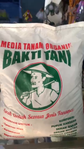 Media Tanam Organik / Pupuk Tanah Tanaman Organik 1Pak 4Kg