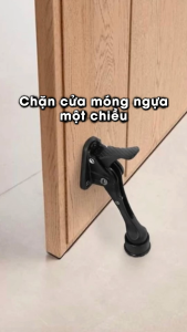 Chặn cửa móng ngựa một chiều có lẫy bật sơn đen Hobby home decor CMG3