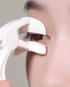 3D Eyelash Curler Wide Angle Partial Clip Curling Plastic Borderless Eyelash Tool for Beginners Makeup Tools
