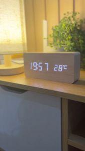 Jam Weker Alarm Kayu Digital Voice Control