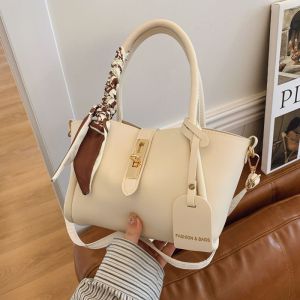 Stylish Small Shoulder Handbag Versatile Premium Texture Crossbody/Sling Handheld Bucket Bag Beg Tangan Wanita Bersilang 高级感小包包女春夏百搭挎包手提水桶包
