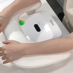 หมอนมือทำเล็บ U2 แบบพกพา ขาตั้งแบบถอดได้ พื้นผิวหนัง PU ดีไซน์เอียง หมอนมืออเนกประสงค์ที่สะดวกสบาย