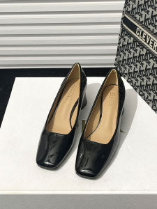 รองเท้าส้นสูงหัวเหลี่ยมสีดำ รองเท้าส้นหนาสวมใส่สบาย รองเท้าส้นแบนแบบสวมสำหรับผู้หญิง รองเท้าแฟชั่นสำหรับใส่ไปทำงาน