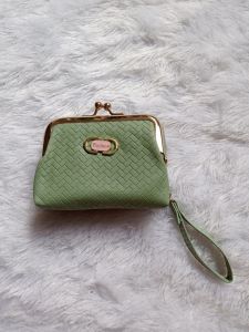 dompet kecil behel kartu wanita kekinian model yg praktis dan elegan tempat kartu dan koinnya bisa copot pasang
