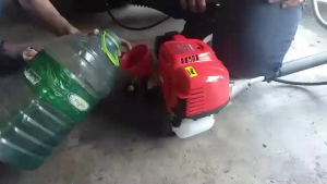 เครื่องตัดหญ้า 4 จังหวะ GX35 รุ่น GR35 ตราฮาชิเทค พร้อมอุปกรณ์ครบชุด และฟรี ใบมีดมะละกอ 14 นิ้ว