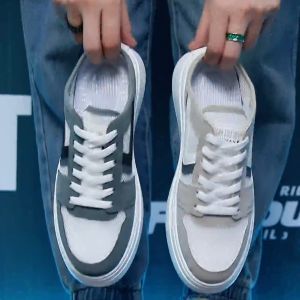 ชุดรองเท้าที่น่ารักมืออาชีพ: รองเท้าผู้ชาย บางระบายอากาศได้ ทนต่อการสึกหรอและไม่ลื่น รองเท้าผ้าใบตาข่าย แฟชั่นสบาย ๆ บาตู้ รองเท้าแตะครึ่ง