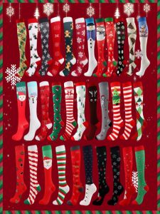 ถุงเท้าคริสต์มาสสีแดง เอวกลาง ถุงเท้าคริสต์มาสเซนเนอร์ สีแดงเขียว ถุงเท้าข้อสั้นสำหรับผู้หญิง ถุงเท้าคู่สำหรับฤดูใบไม้ร่วงและฤดูหนาว