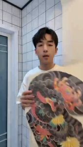 กันน้ําชั่วคราวสักสติ๊กเกอร์ขนาดใหญ่เต็มแขนแขนร่างกายศิลปะสักหน้าอกไหล่ยาวนานสักสติกเกอร์สําหรับผู้ชายผู้ใหญ่มังกรโทเท็มรูปแบบ