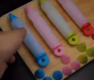 Ready stock in MSIA!!! (1 SET) Silicone Decorating Pen For Baking Food Writing Cream Piping Kek Deco Tools Baking