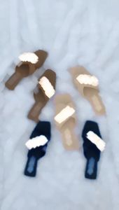 HR COLLCETION Sendal Flat Wanita Kokop Motip Silang Variasi Rantai RN 001