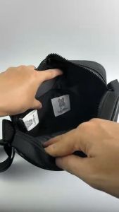 Túi Đeo Chéo L.ifeWo.rk Radok Dumble Màu Đen Size 24cm x 15cm x 6.5cm Chất Da Sần Chống Nước