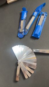 TK-37 Feeler Gauge 32 Blades Combination Metric Imperial Gapped Filler Measure Feeler Puller Alat Ukur Celah