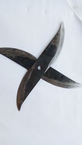 MATA PISAU CACAH RUMPUT