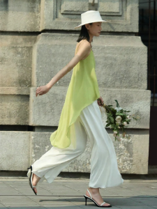 AMII | Chiffon Halter Back Beauty Summer Vest