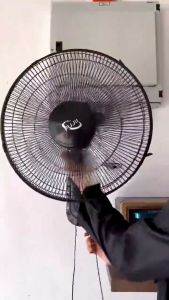 【Free Shipping 】Solar Electric Fan  wall fan With 2 LED lights16/17/18 Inch Large Wind Portable Fan Desktop Ultra Long Battery Life Rechargeable Fan Outdoor Solar Fan Mother‘s Day Gift