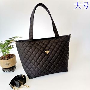 New 2023 Versatile Nylon Single Shoulder Bag Casual Crossbody Waterproof Lightweight Tote Fashion Handbag for Youth