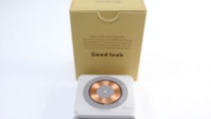 Pin sạc dự phòng siêu nhỏ hỗ trợ sạc không dây hít nam châm từ tính Gladgogo Magsafe Powerbank 10000mAh có chân đế đèn Led báo sạc