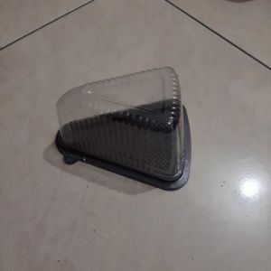 TRAY MIKA KUE SEGITIGA isi 50 pcs